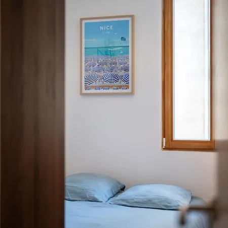 Apartment Charming 2 Rooms, Sleeps 4 Center