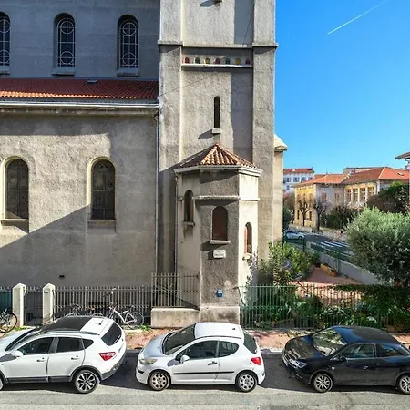 Apartment Charming 2 Rooms, Sleeps 4 Center *